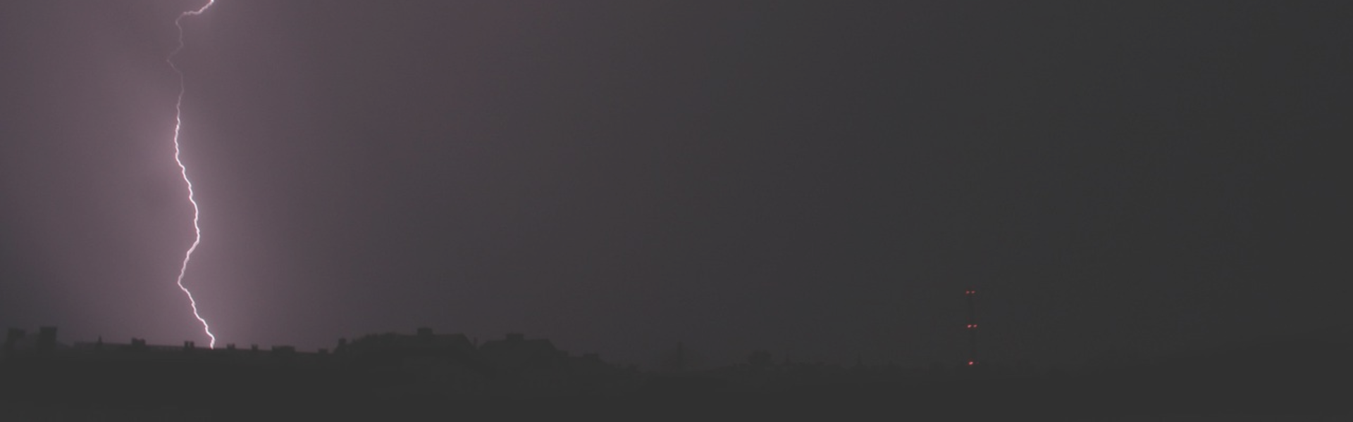 Stand-alone Ionising Bars vs. Closed-Loop Feedback Systems. What Makes the Difference on a Modern Production Line?